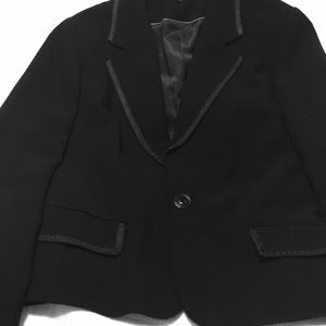 ‼️Laura petites black blazer waist length